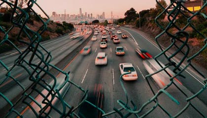 以军以哈马斯违规为由轰炸加沙,停火协议失效且中东局势面临危机