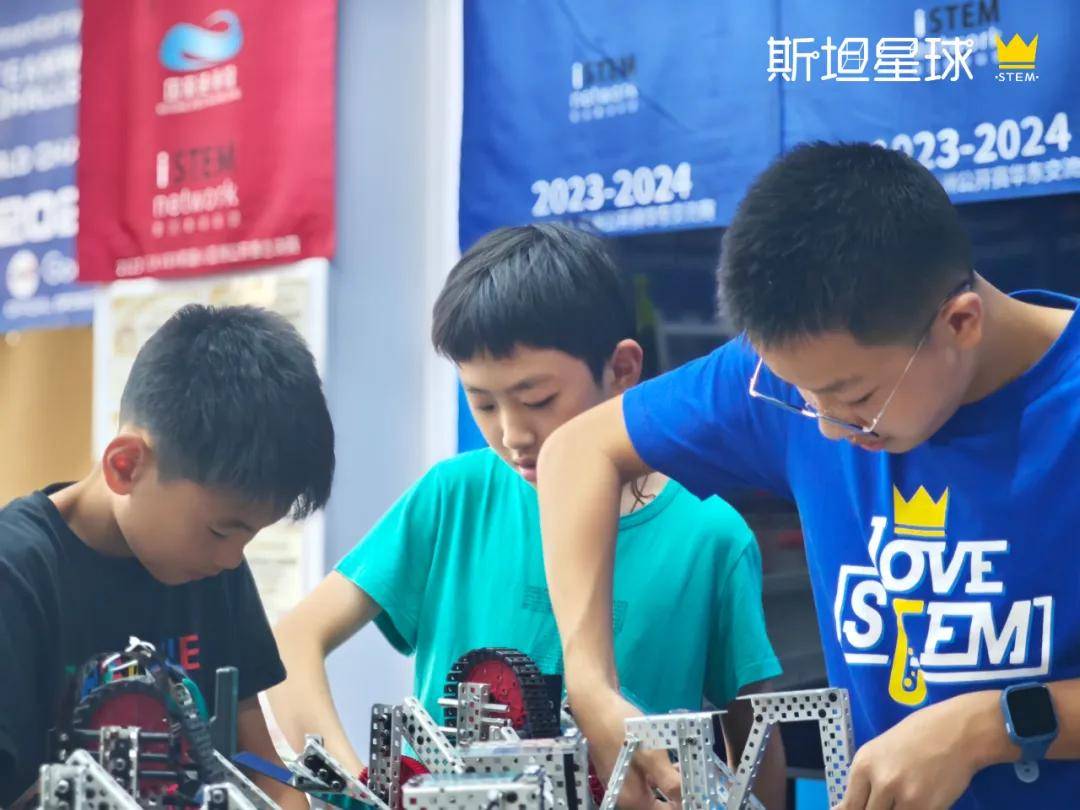 这也太City了！VEXer打卡胜地！斯坦星球VEX机器人精英训练基地登陆上海湾！