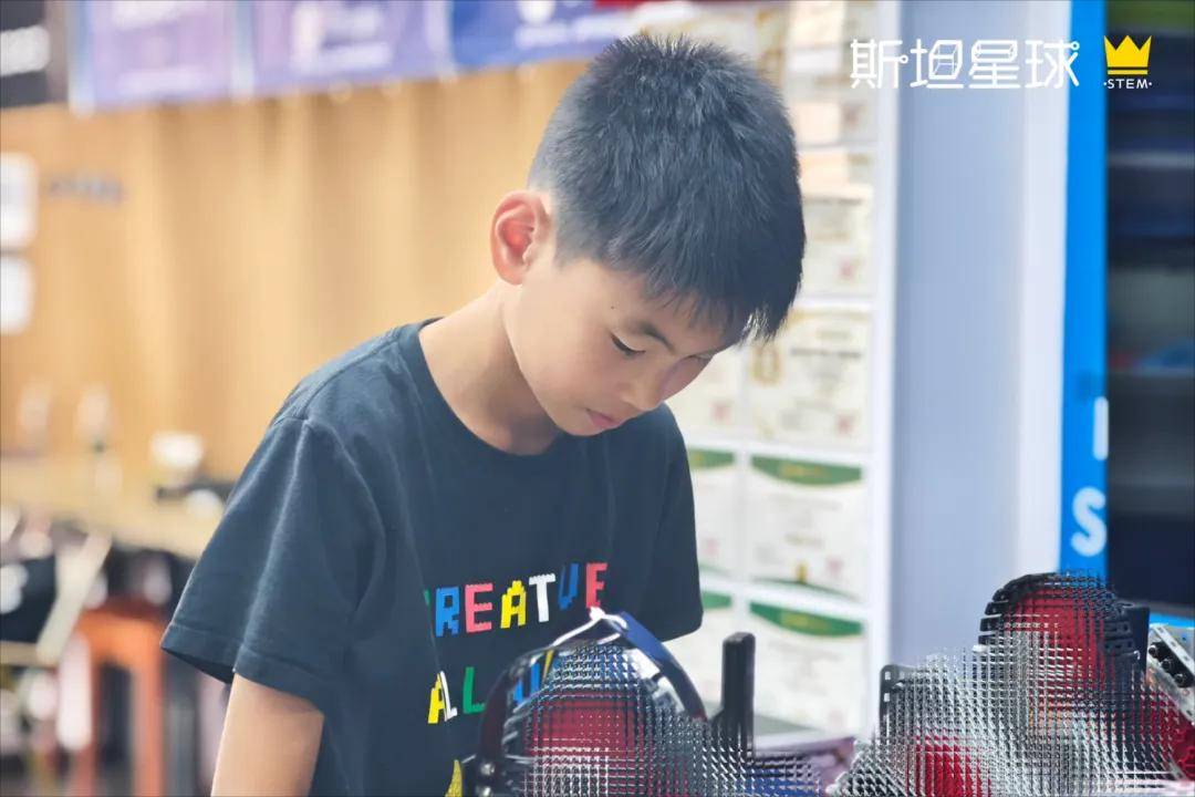 这也太City了！VEXer打卡胜地！斯坦星球VEX机器人精英训练基地登陆上海湾！