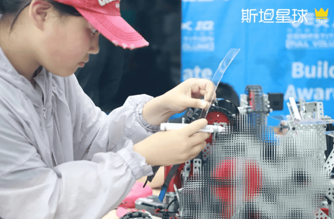 这也太City了！VEXer打卡胜地！斯坦星球VEX机器人精英训练基地登陆上海湾！