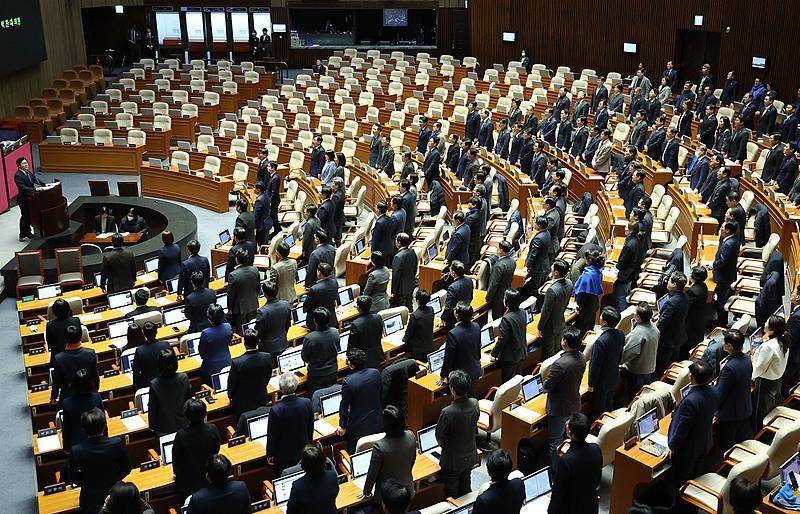 韩国政坛再生变 朝野政党“统一战线”推进弹劾 尹锡悦：奉陪到底