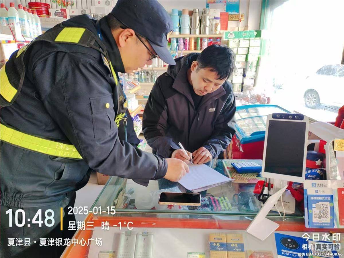 城管回应督促商户出摊：想让他们多赚点钱