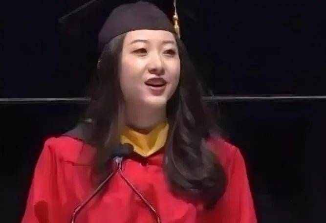 夸美国空气香甜的杨舒平，已被美国驱逐出境，如今回国下场怎么样了？