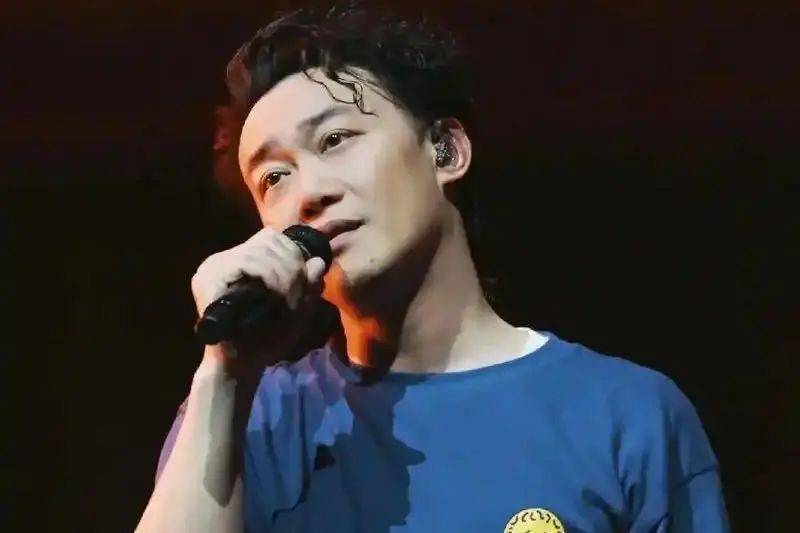 “陈奕迅微博在线”，热搜第一！去世谣言再被打脸