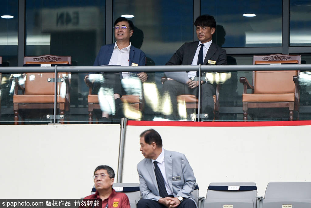 国足新帅人选分析:高洪波落选,施密特呼声最高的背后