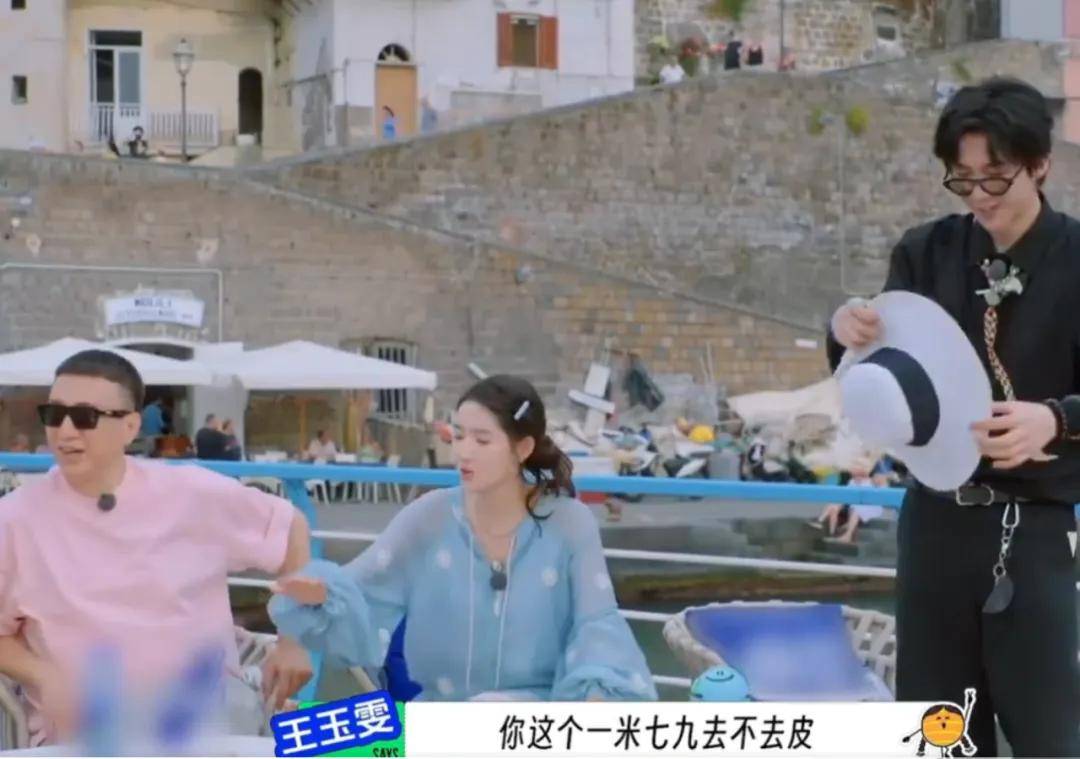 “耿直”的95小花王玉雯火了，被评“活人感好重”