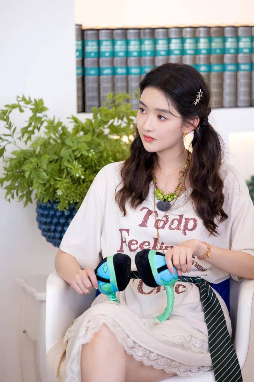 “耿直”的95小花王玉雯火了，被评“活人感好重”