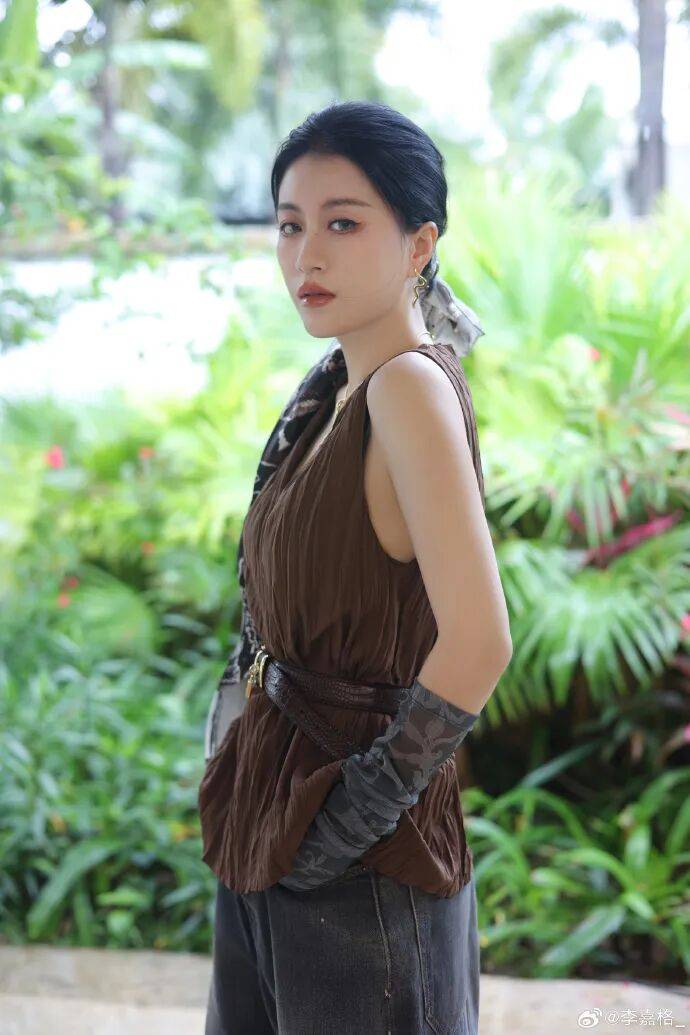 歌手李嘉格回应已与爱奇艺原副总裁车澈离婚！男方曝街头拥抱女子