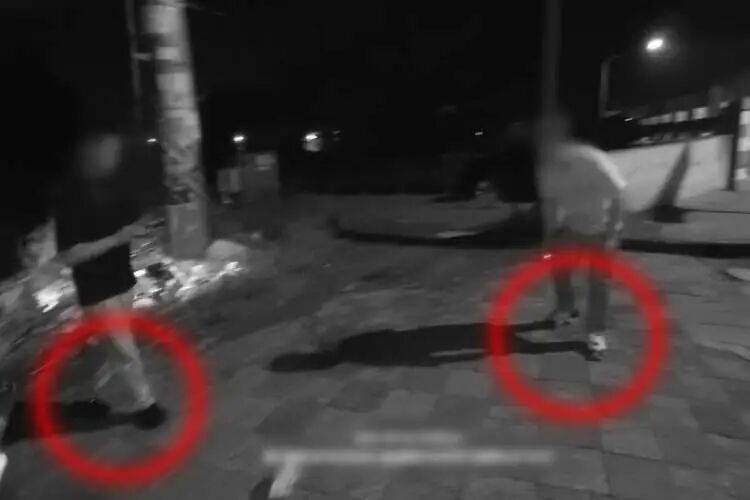 衣服都换了，却忘了换鞋子！上海警方：王某已被采取刑事强制措施