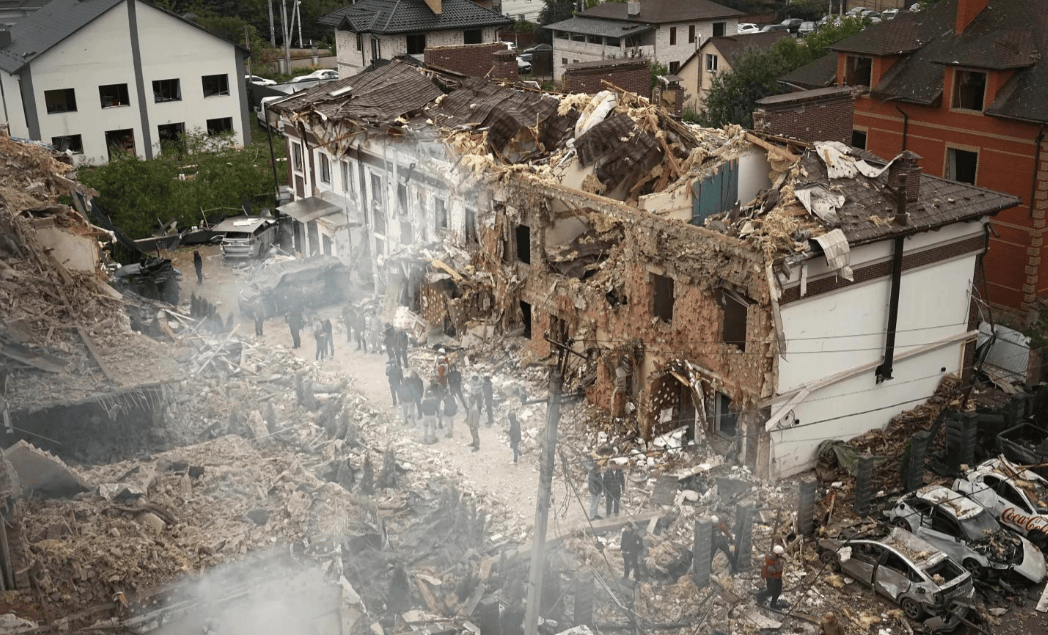 俄罗斯杀红眼了，乌克兰被连炸12个小时，泽连斯基誓言血债血偿！