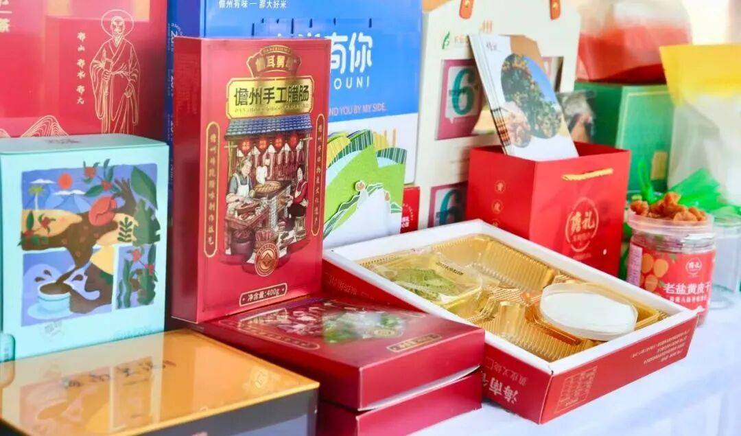 非遗好物、中秋游园、国庆潮拍、文艺晚会……这个“双节”,儋州市文化广场夜间“非”常好玩!