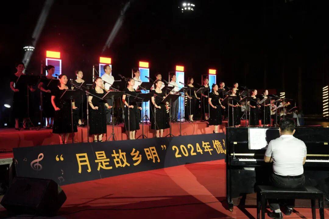 非遗好物、中秋游园、国庆潮拍、文艺晚会……这个“双节”,儋州市文化广场夜间“非”常好玩!