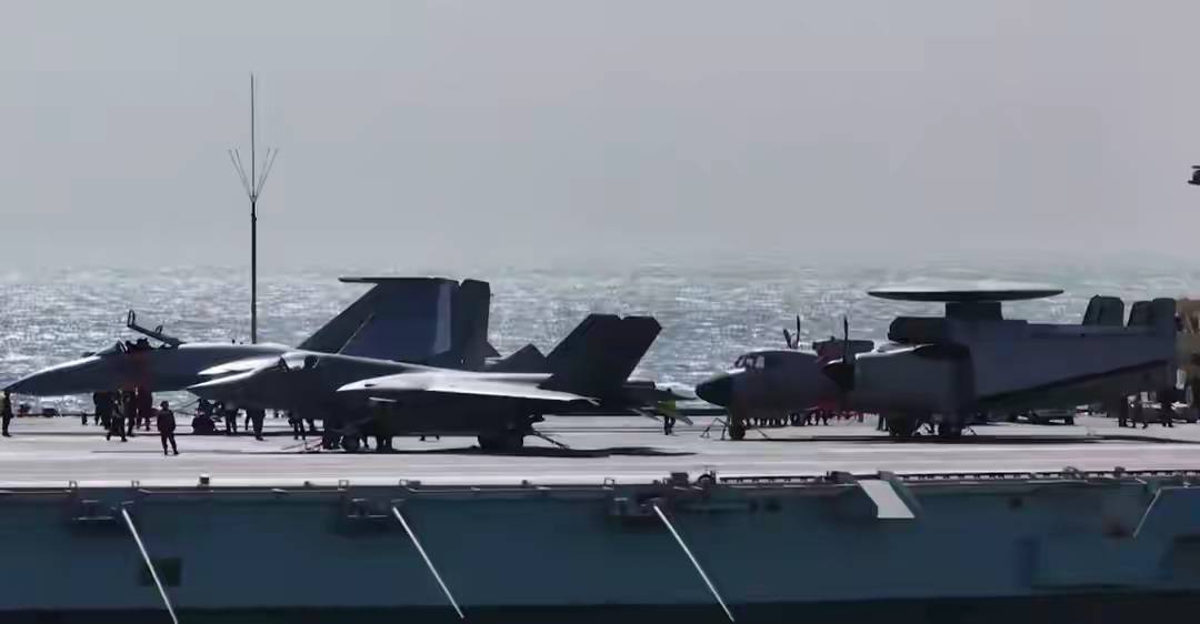 福建舰惊艳全球,美媒坦言难以置信,俄专家坚称:我们领先中国10年