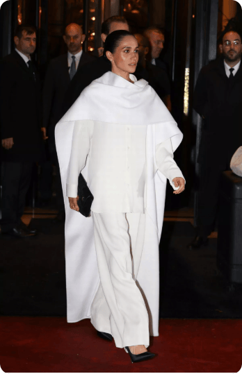 梅根巴黎炫鞋,却踩到戴安娜亡地!UCL停发签证反转!200名中国留子得救了…