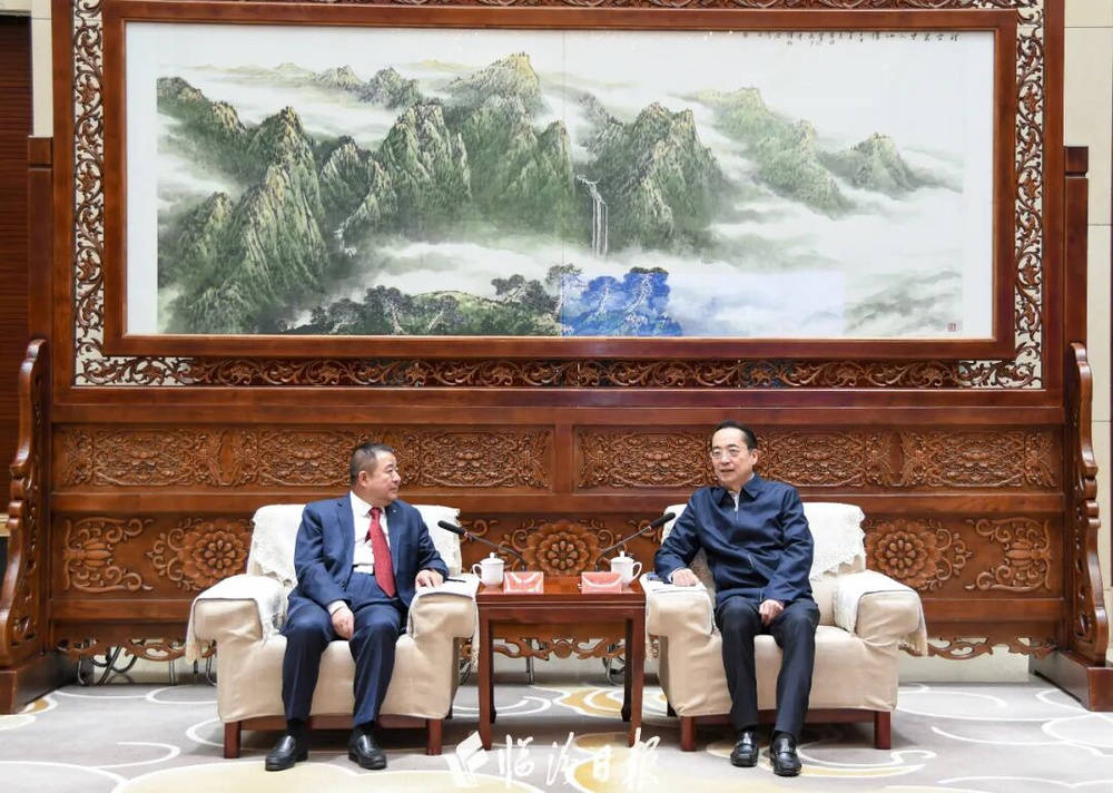 临汾市委书记李云峰与山西文旅集团董事长丁永平一行举行工作会谈