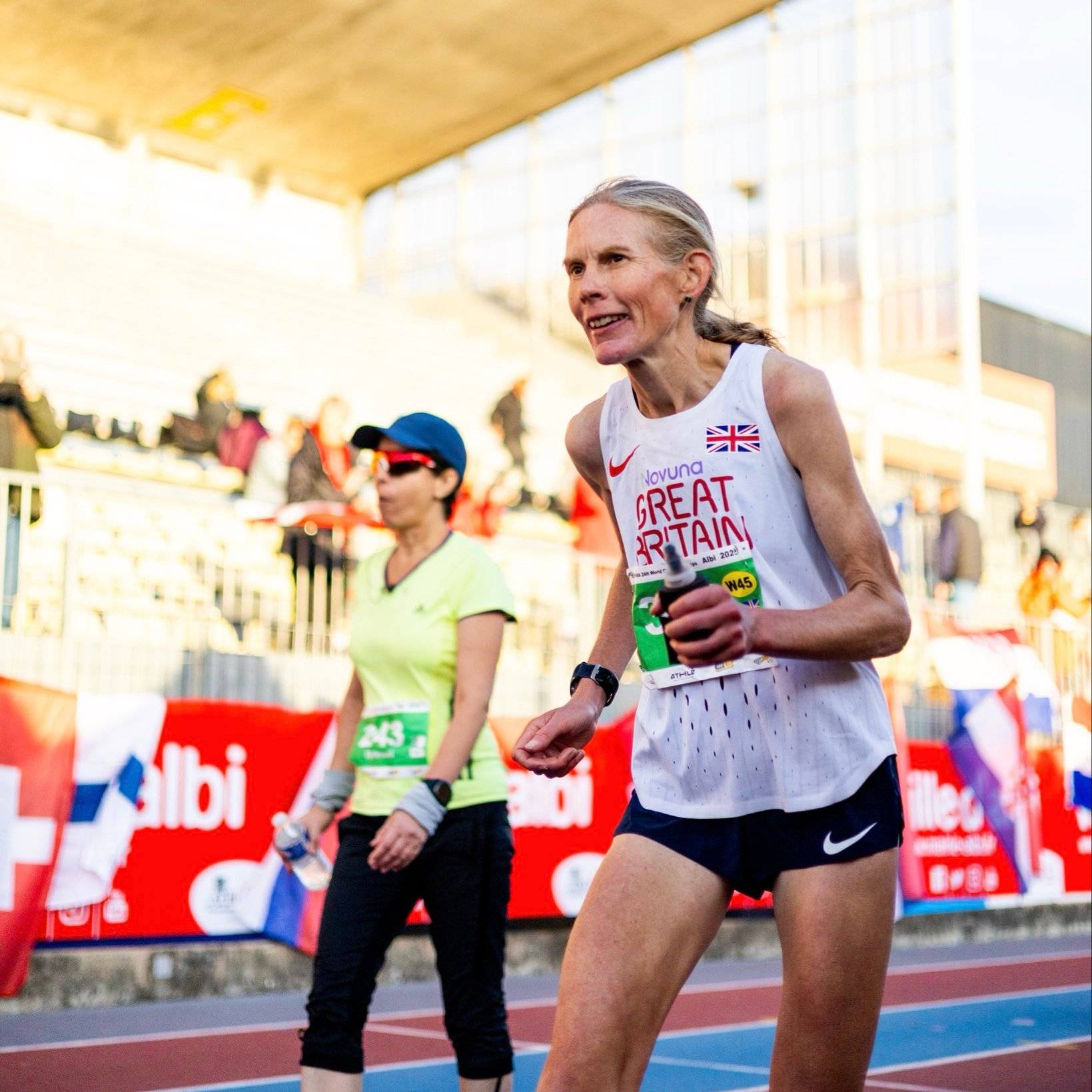 24小时狂奔278.622公里！ 46岁女将打破女子24小时超马世界纪录
