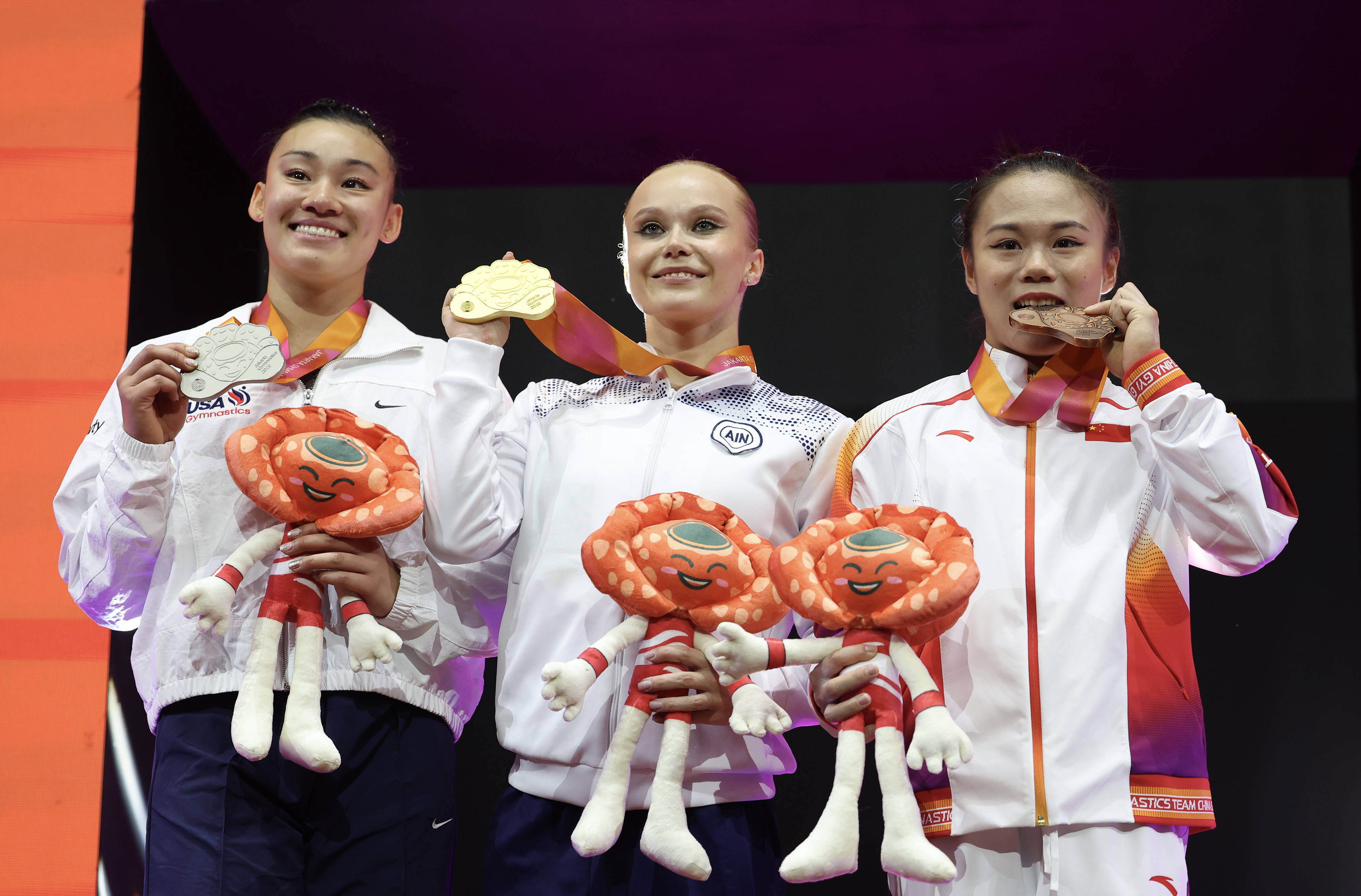 (体育)体操——世锦赛:张清颖获女子个人全能季军