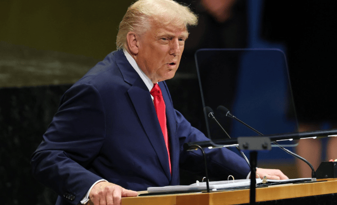 美国果然不可信！中美会谈刚落地，特朗普开始“唱反调”，下令打造黄金舰队对付中国？