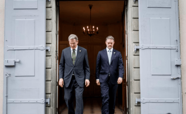 美国果然不可信！中美会谈刚落地，特朗普开始“唱反调”，下令打造黄金舰队对付中国？