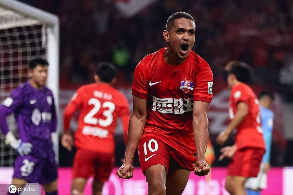 还有希望!中超-罗德里格造乌龙绝平 梅州连扳两球2-2大连