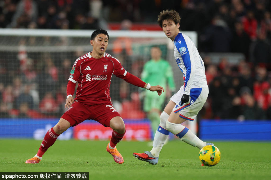 维尔茨5次关键传球!他在安菲尔德的精彩表现如何引发球迷共鸣?