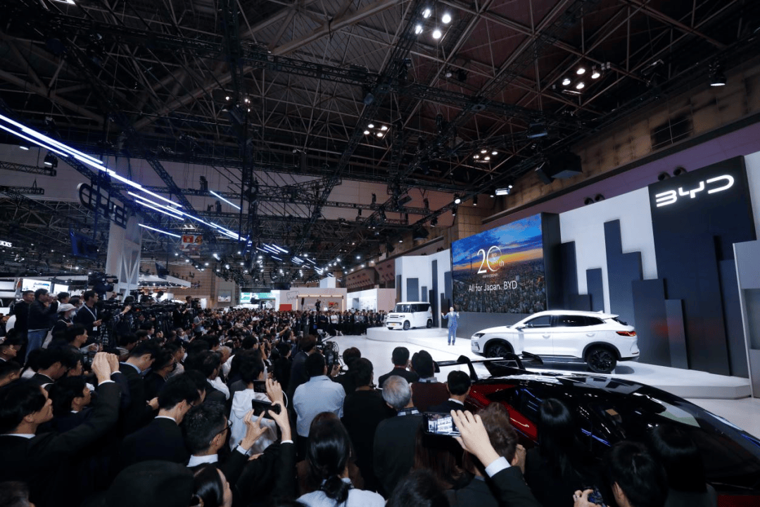 研发投入等于三大车企之和 比亚迪的技术护城河有多深？