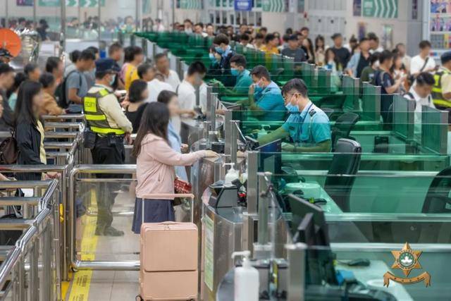 澳门今年出入境总人次突破两亿，刷新最快纪录！