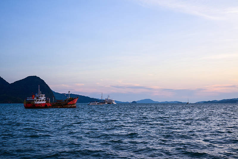 一偷渡船在马泰之间海域沉没