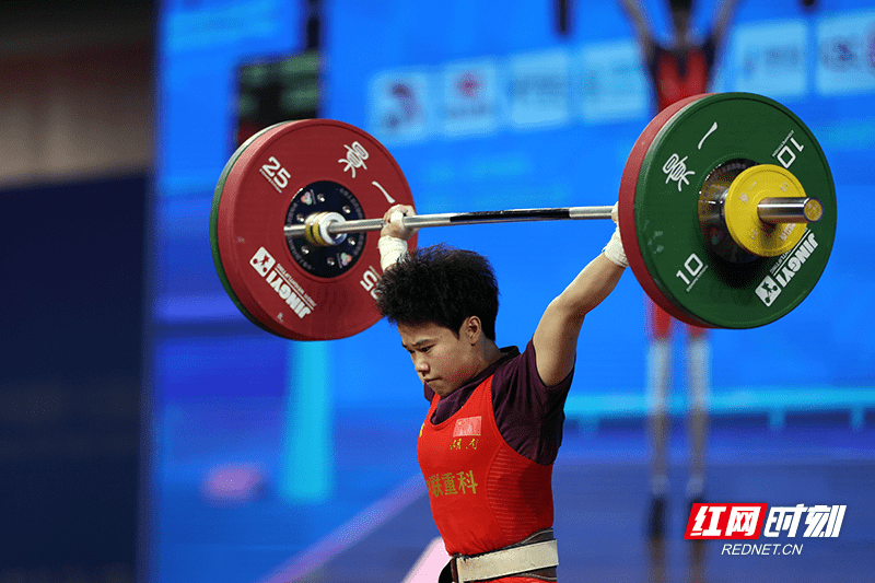 稳稳当当!湖南举重名将侯志慧夺“十五运”女子49公斤金牌