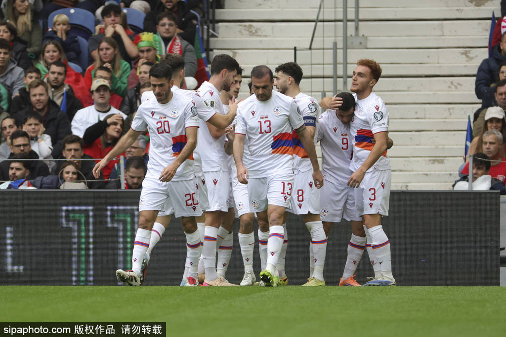 直通世界杯!世预赛-C罗停赛B费戴帽 葡萄牙9-1亚美尼亚