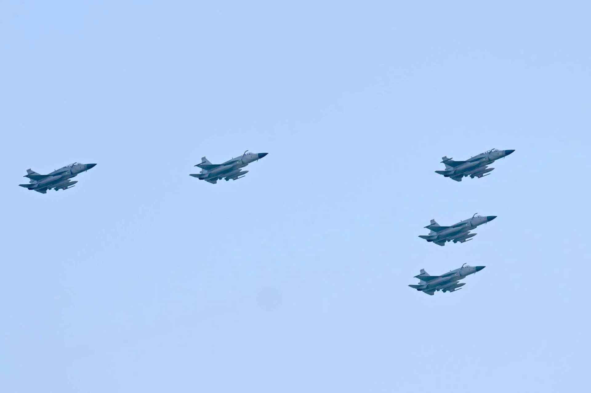 比伊朗还快!阿塞拜疆总统府宣布装备枭龙,与红旗-9组建中械体系