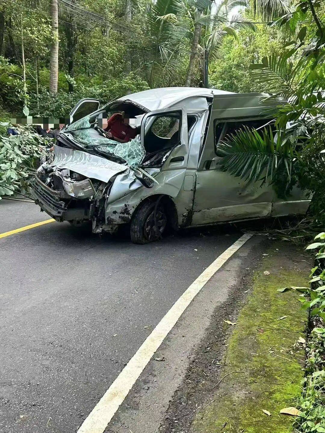 中国公民5死8伤!巴厘岛车祸亲历者发声:司机未采纳建议,事发后独自离开