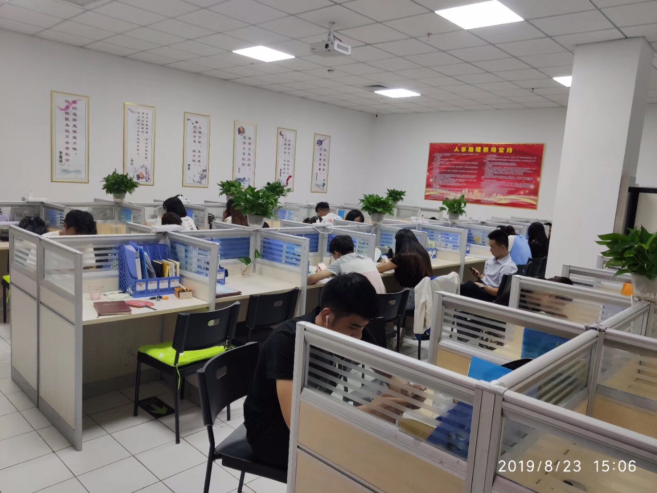 证券内勤(证券内勤加班吗)