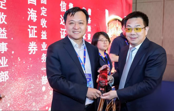 证券投资顾问资格证(证券分析师证书怎么考)
